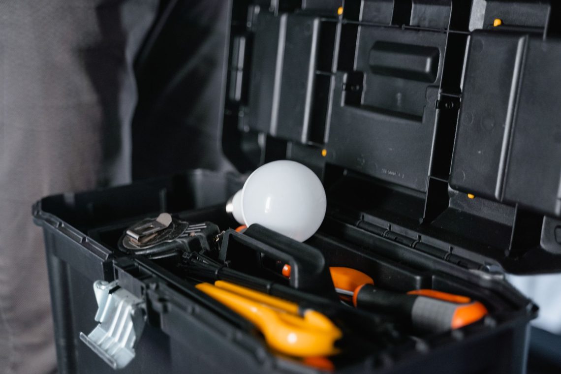 Choosing the Right Tools for Family Home Maintenance Tasks