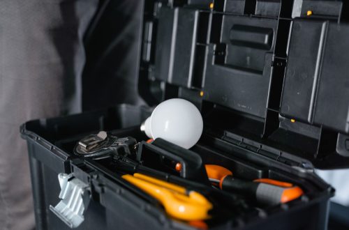 Choosing the Right Tools for Family Home Maintenance Tasks