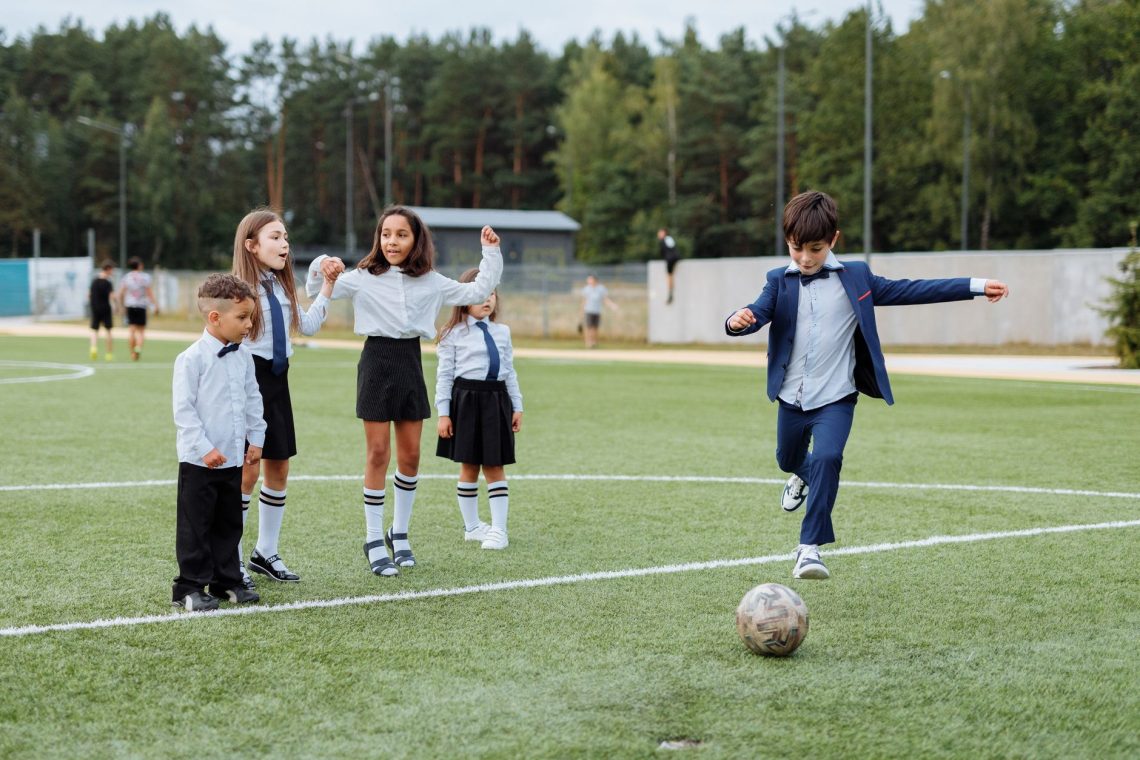 How to Navigate Kid’s Extracurricular Costs on a Family Budget