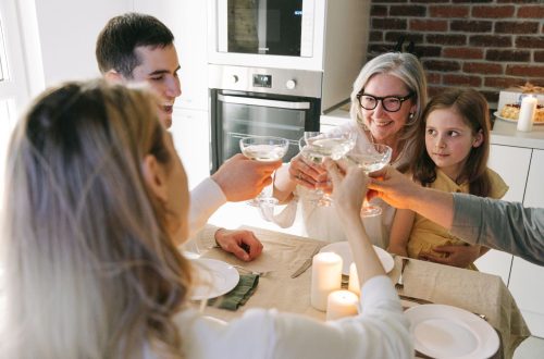 How to Organize Family Events for a Stress-Free Experience