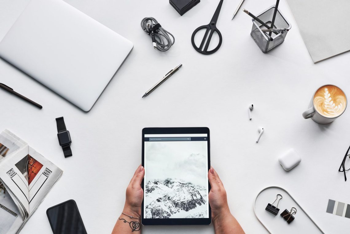 Tech-Savvy Family Organization: Using Gadgets to Stay Organized